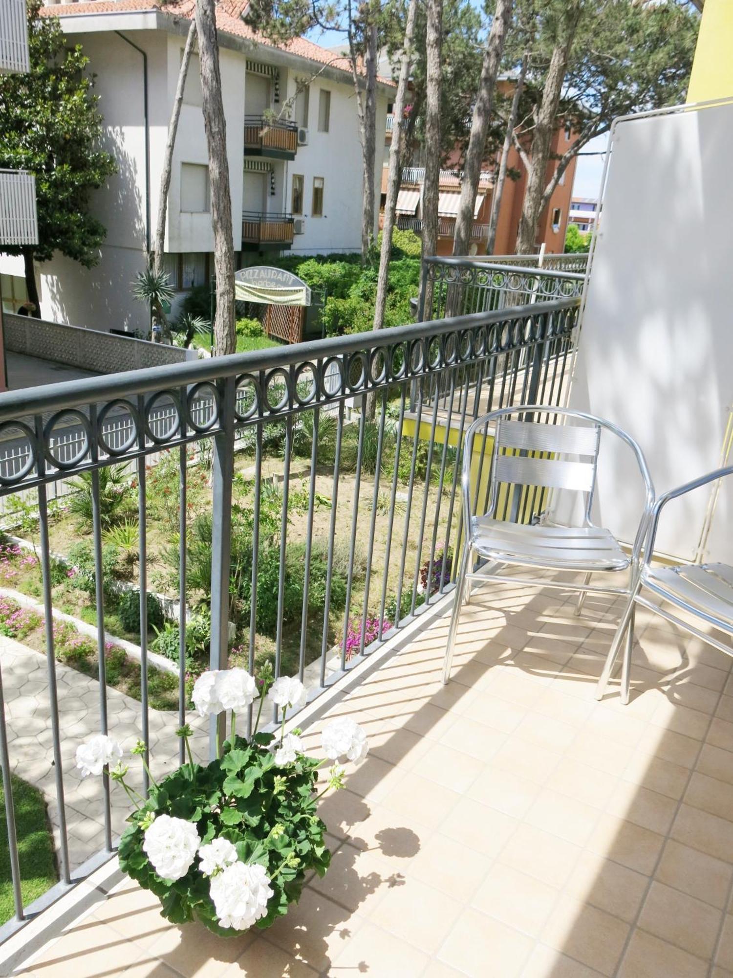 Residence Amarein Каорле Экстерьер фото